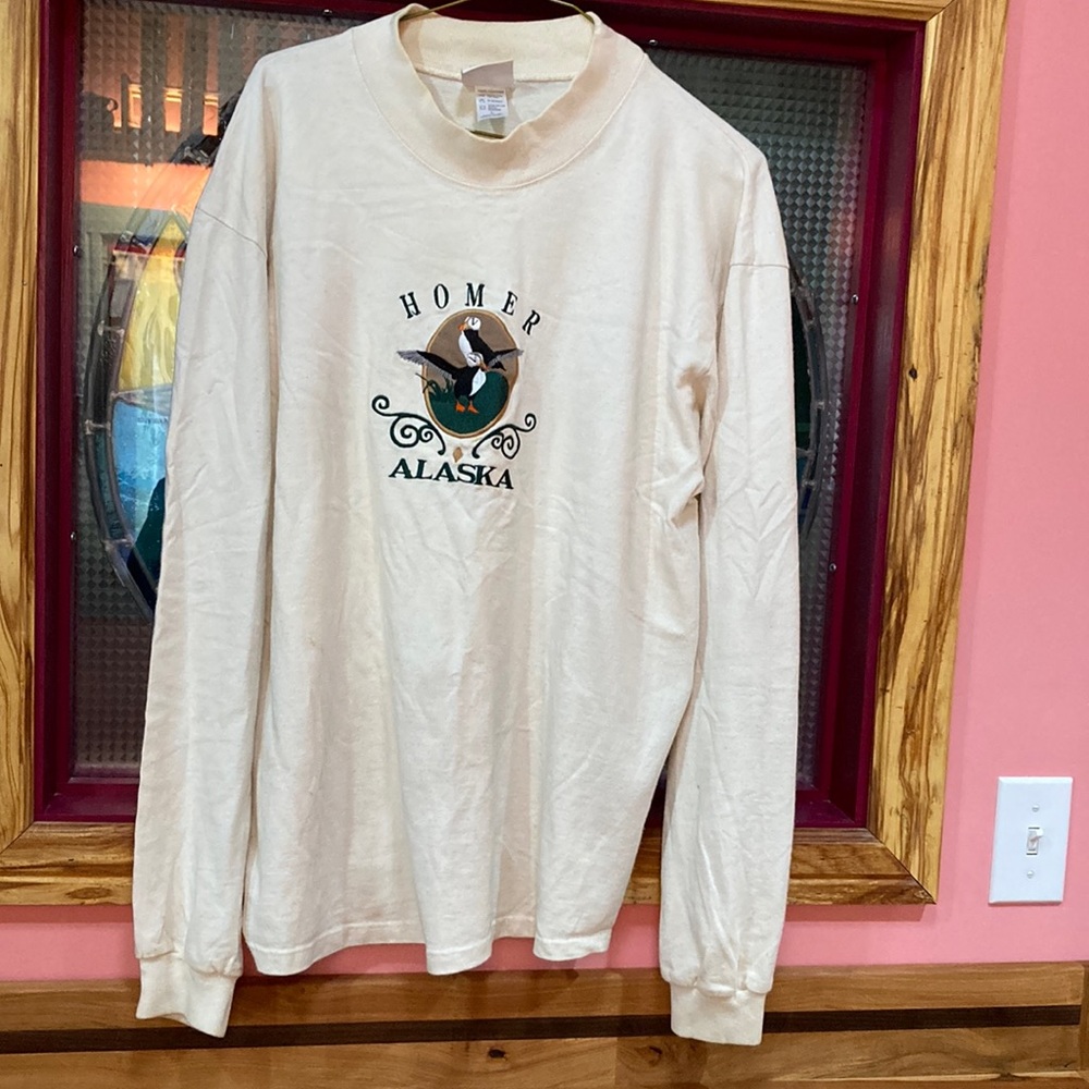 Top Threads Sz L 100% Cotton Pullover embroidered Puffin Design, Homer, AK